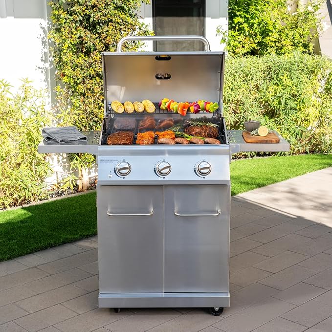 Nexgrill ステンレス製 3バーナー プロパンガスグリル 折りたたみ式サイドシェルフ付き、40,500BTUS、調理面積591.05平方インチ、屋外調理、グリル、バーベキュー、裏庭、テールゲーティングに最適、720-0830MN