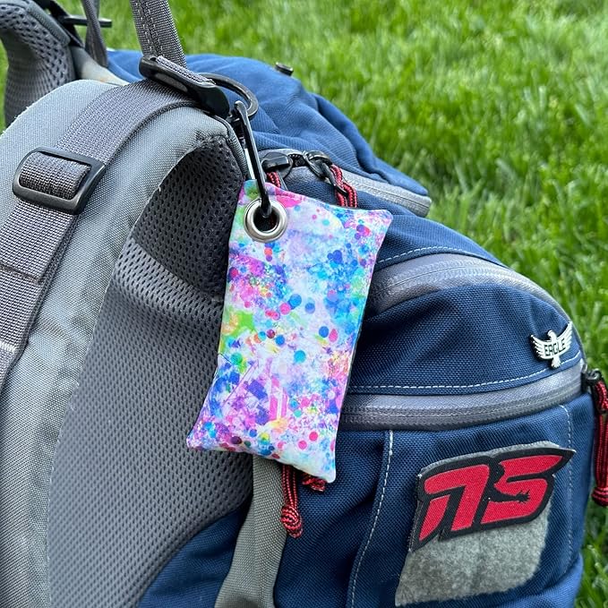 HYZER HOUND DISCS Disc Golf Chalk Bag | Dry Your Hands in the Heat of Summer | Attaches to Bag with a Carabiner | Improve Your Hand Grip for Consistency | Essential Disc Golf Accessories | Chalk