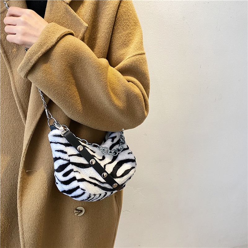 豹柄ぬいぐるみバッグ 個性斜め掛けレディースバッグ チェーンバッグ ショルダーバッグ