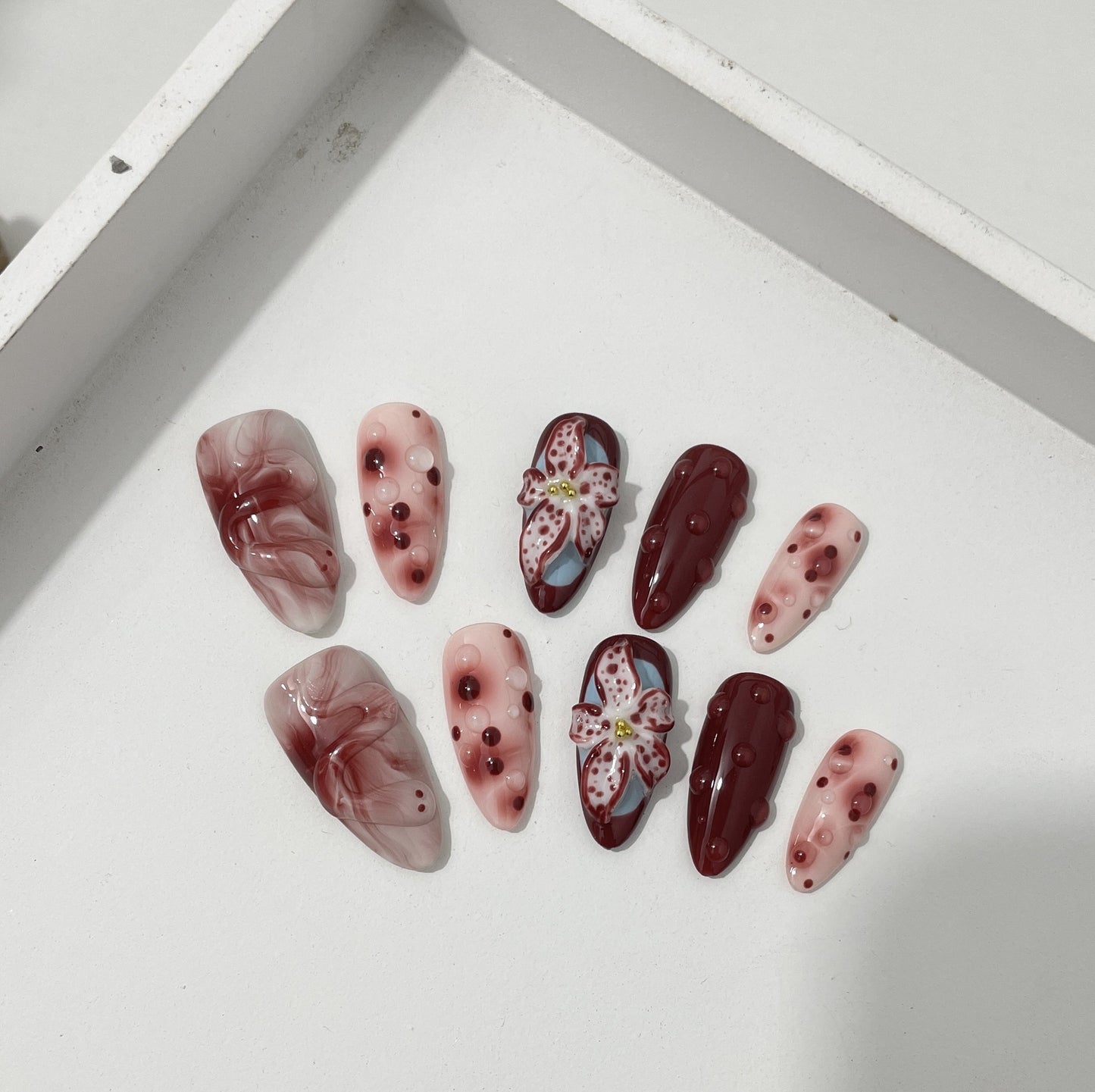Blooming Hand-painted Three-dimensional Carved White High-grade Mid-length Manicure