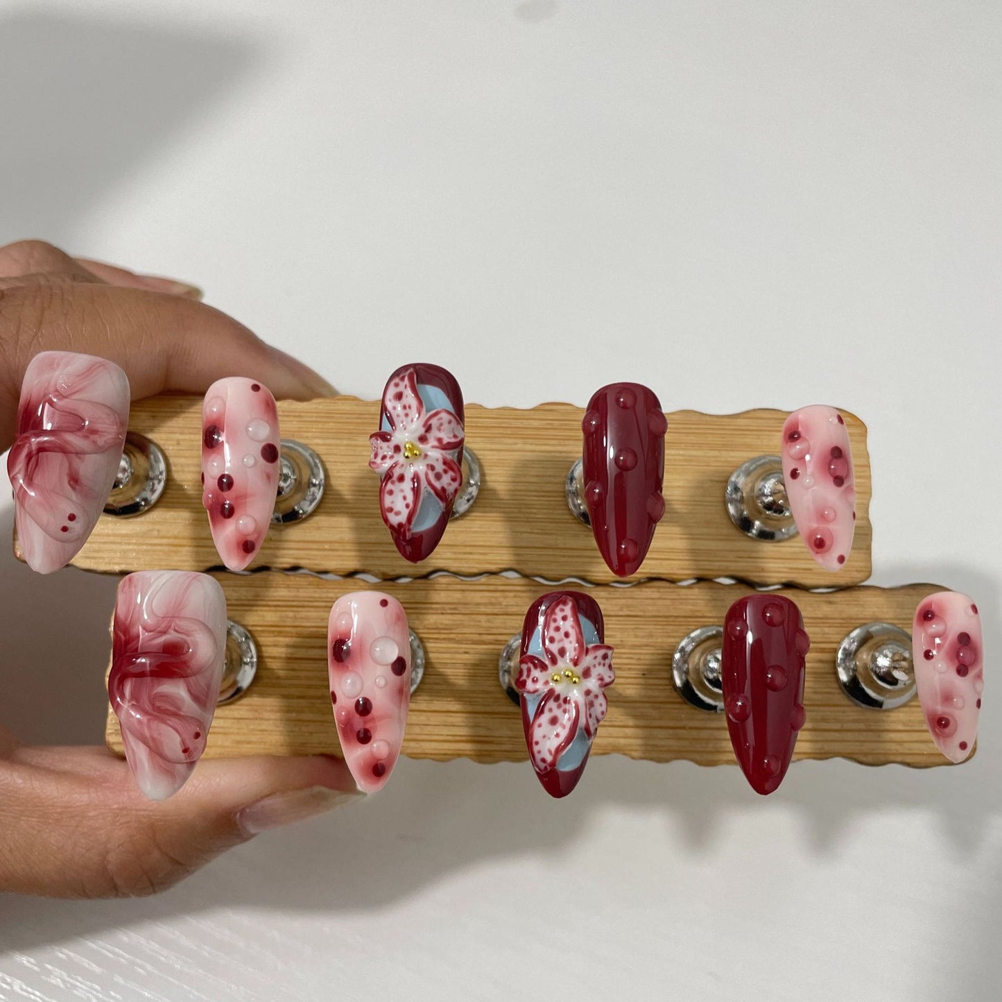 Blooming Hand-painted Three-dimensional Carved White High-grade Mid-length Manicure