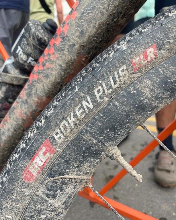 アイアールシータイヤ(IRC tire) 自転車 タイヤ BOKEN Plus TUBELESS Ready ボウケン プラス チューブレスレディ 各サイズ