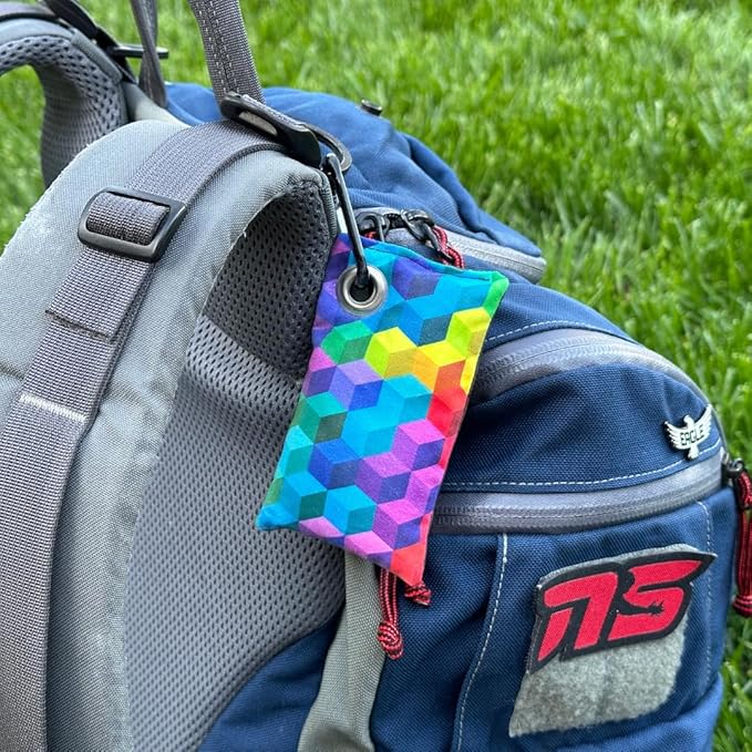 HYZER HOUND DISCS Disc Golf Chalk Bag | Dry Your Hands in the Heat of Summer | Attaches to Bag with a Carabiner | Improve Your Hand Grip for Consistency | Essential Disc Golf Accessories | Chalk