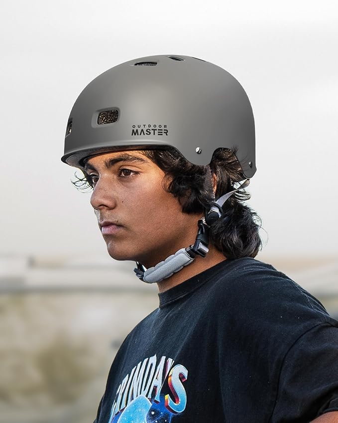 OutdoorMaster スケートボード サイクリングヘルメット - 取り外し可能なライナー2枚付き 通気性 マルチスポーツ スクーター ローラースケート インラインスケート ローラーブレード 子供、若者、大人向け