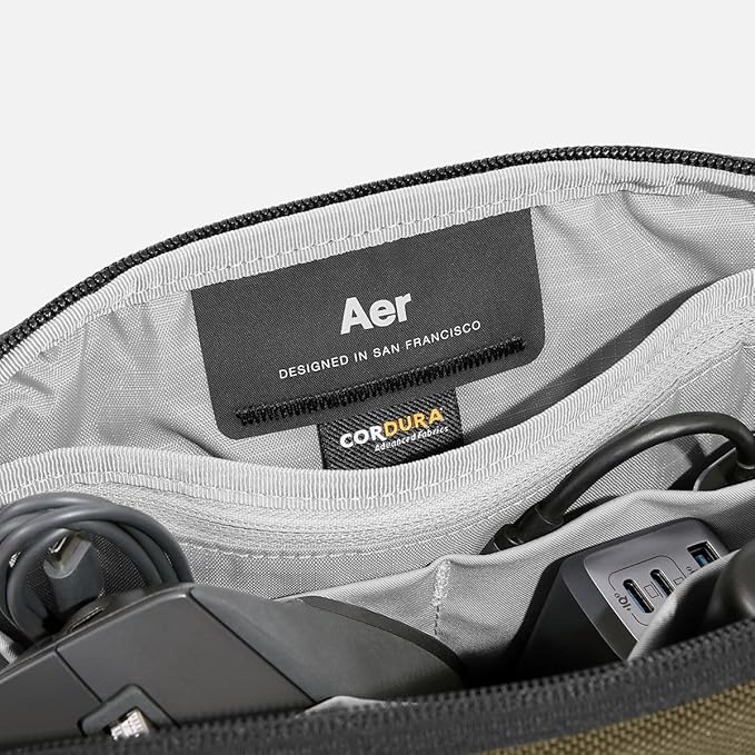 Air Slim Pouch 2 Toiletry Kit