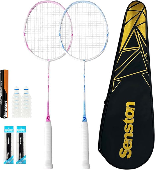 Senston 5U カーボンファイバーバドミントンラケットセット 裏庭用 2人用 バドミントンセットにはシャトルコック12個、オーバーグリップ2個、ポータブルバッグが含まれます - カップル、家族、大人、初心者向けの軽量ラケット