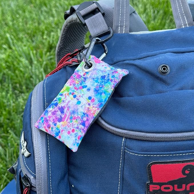 HYZER HOUND DISCS Disc Golf Chalk Bag | Dry Your Hands in the Heat of Summer | Attaches to Bag with a Carabiner | Improve Your Hand Grip for Consistency | Essential Disc Golf Accessories | Chalk