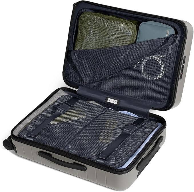 Away Bigger Carry-On Luggage、軽量ハードサイド大型スーツケース、スピナーホイール、TSAロック、航空会社承認済み、クラウドグレー