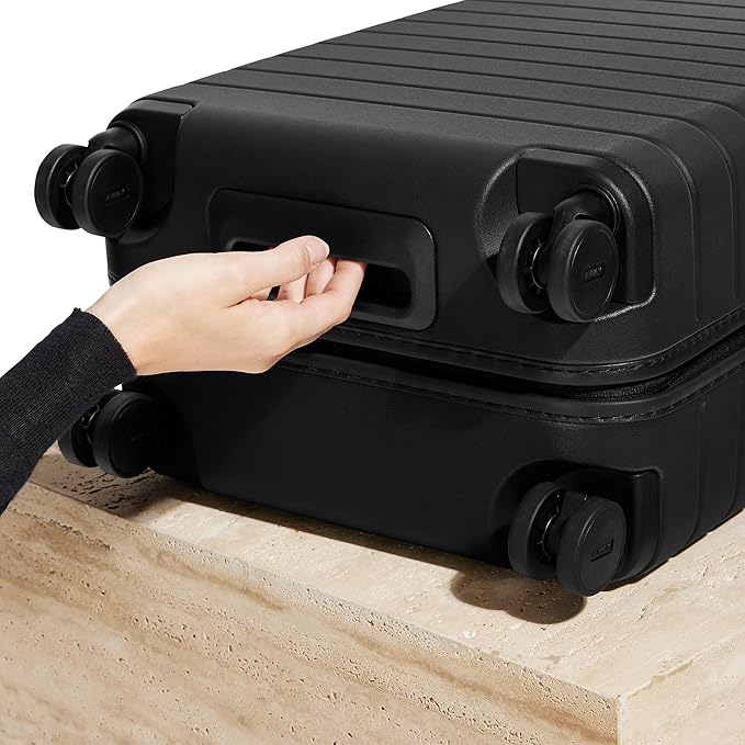 Away Bigger Carry-On Luggage、軽量ハードサイド大型スーツケース、スピナーホイール、TSAロック、航空会社承認済み、ジェットブラック