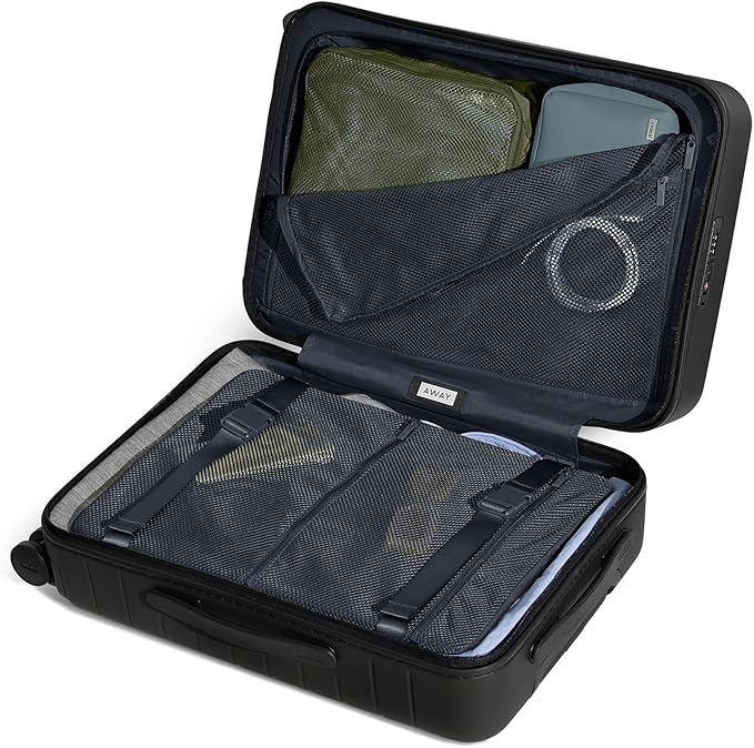 Away Bigger Carry-On Luggage、軽量ハードサイド大型スーツケース、スピナーホイール、TSAロック、航空会社承認済み、ジェットブラック