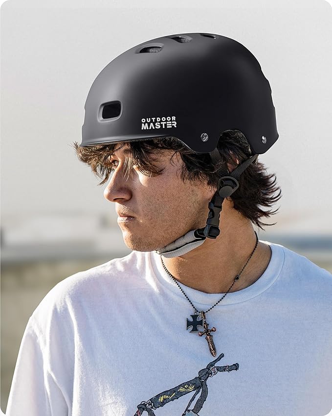 OutdoorMaster スケートボード サイクリング ヘルメット - 取り外し可能なインナー2枚 通気性 多用途 スポーツ スクーター ローラースケート インラインスケート ローラーブレード 子供 ユース 大人用