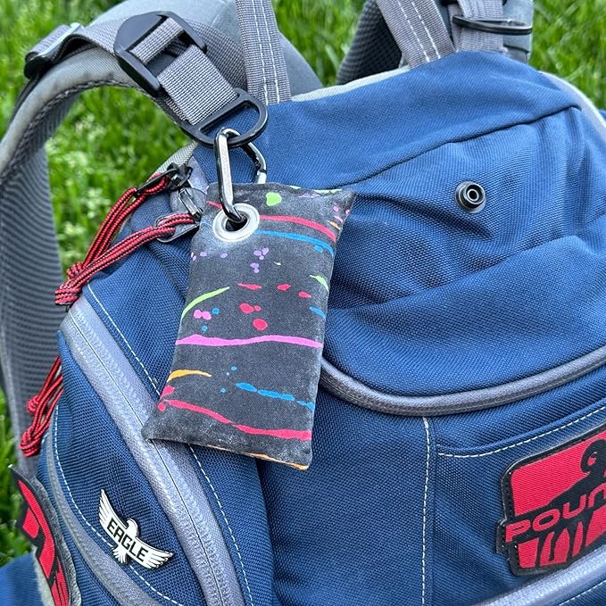 HYZER HOUND DISCS Disc Golf Chalk Bag | Dry Your Hands in the Heat of Summer | Attaches to Bag with a Carabiner | Improve Your Hand Grip for Consistency | Essential Disc Golf Accessories | Chalk