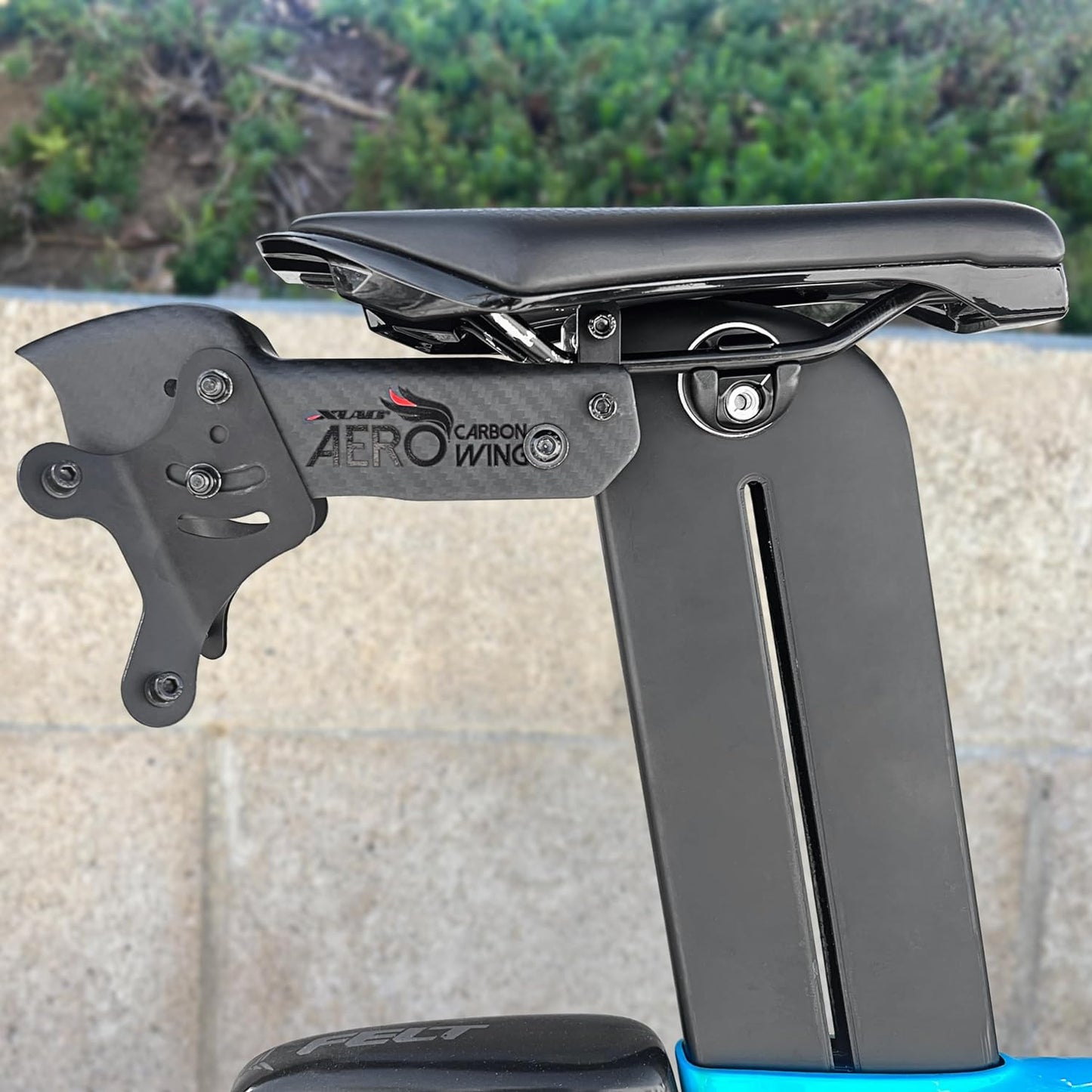 XLAB Aero Carbon Wing - State of the Art Dual Rear Hydration System