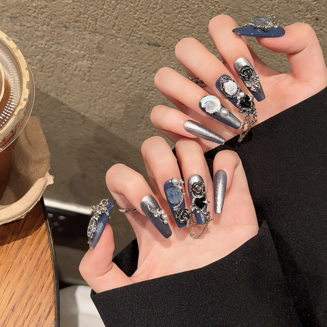 Non-mainstream Style Hot Girl Yihe Hand-worn Nail Heavy Industry Blue